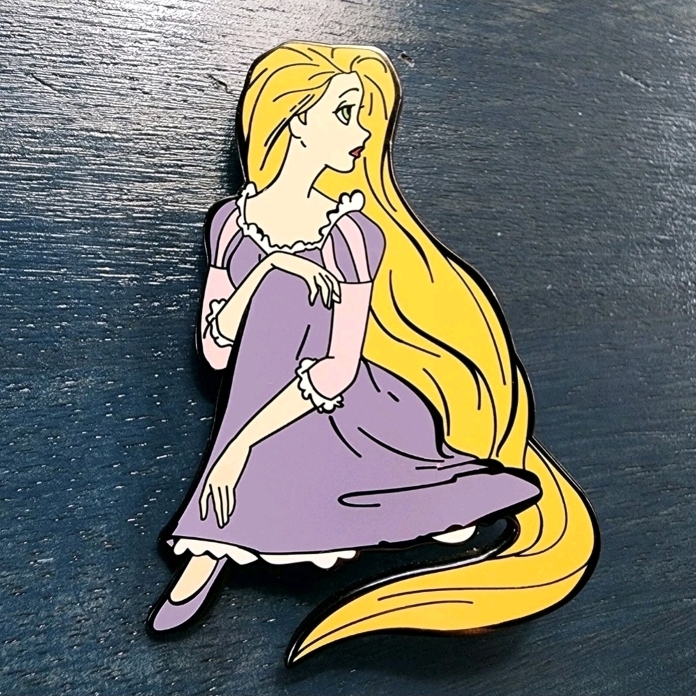 Disney Tangled FANTASY Pin Rapunzel Looking Over Shoulder #47/100